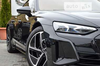 Купе Audi RS e-tron GT 2021 в 