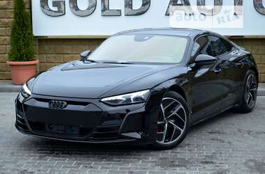 Купе Audi RS e-tron GT 2021 в 