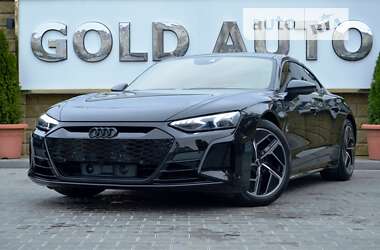 Купе Audi RS e-tron GT 2021 в 