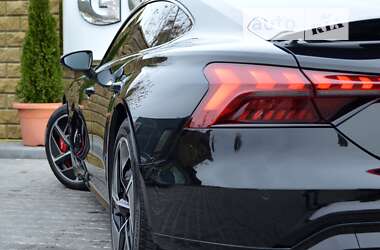 Купе Audi RS e-tron GT 2021 в 