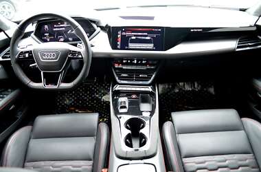 Купе Audi RS e-tron GT 2021 в 