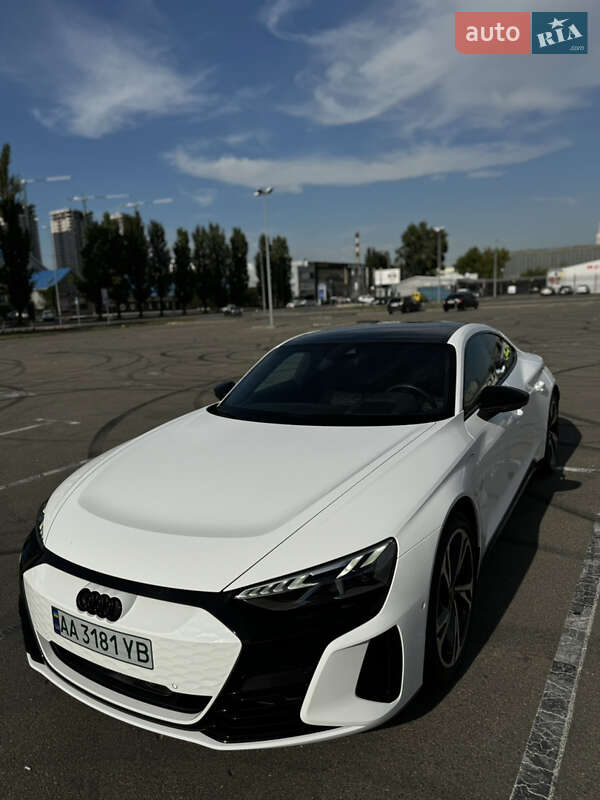 Купе Audi RS e-tron GT 2023 в Киеве