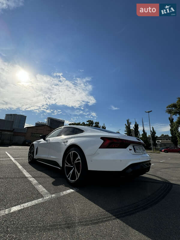 Купе Audi RS e-tron GT 2023 в Киеве