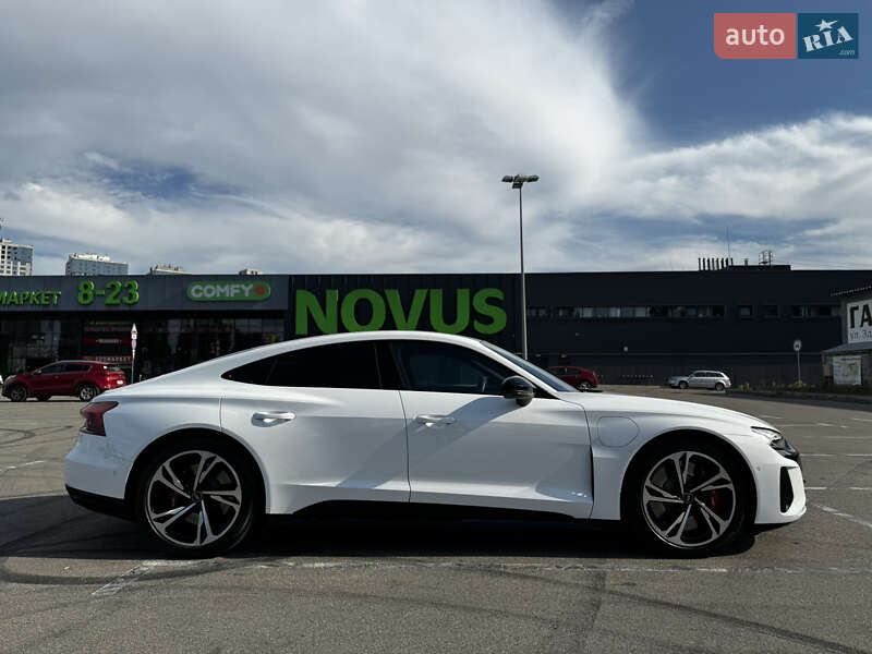 Купе Audi RS e-tron GT 2023 в Киеве