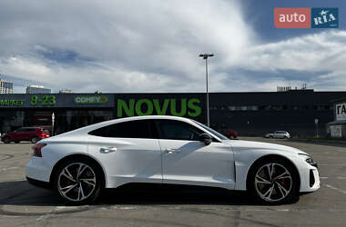 Купе Audi RS e-tron GT 2023 в 
