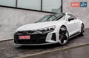 Купе Audi RS e-tron GT 2021 в 