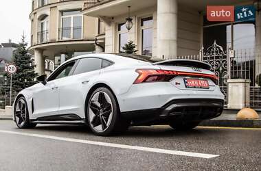 Купе Audi RS e-tron GT 2021 в 