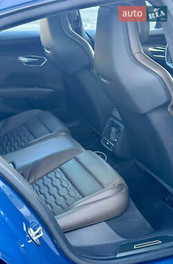 Купе Audi RS e-tron GT 2021 в 