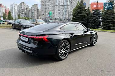 Купе Audi RS e-tron GT 2021 в 