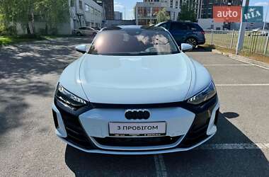 Купе Audi RS e-tron GT 2023 в 