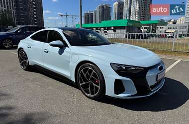 Купе Audi RS e-tron GT 2023 в 