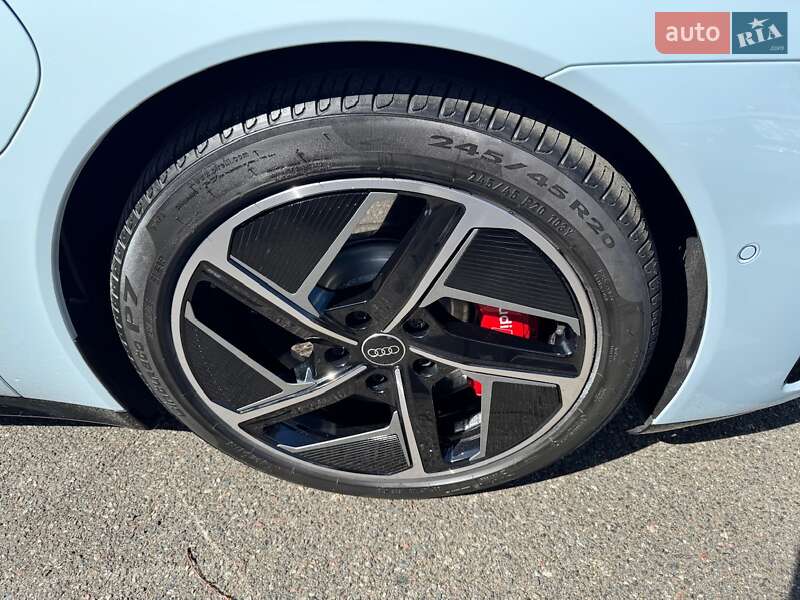 Купе Audi RS e-tron GT 2023 в Києві