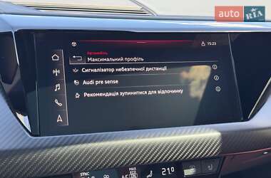 Купе Audi RS e-tron GT 2023 в 