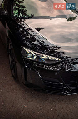 Купе Audi RS e-tron GT 2021 в 