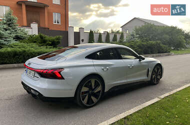 Купе Audi RS e-tron GT 2022 в 