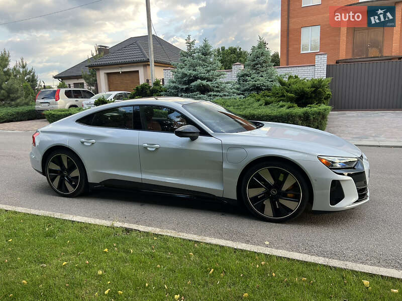 Купе Audi RS e-tron GT 2022 в Дніпрі