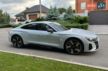 Купе Audi RS e-tron GT 2022 в 