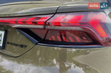Купе Audi RS e-tron GT 2021 в 