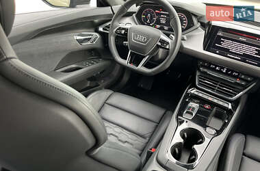 Купе Audi RS e-tron GT 2021 в 