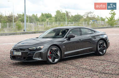 Лифтбек Audi RS e-tron GT 2022 в 