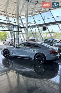 Купе Audi RS e-tron GT 2023 в 