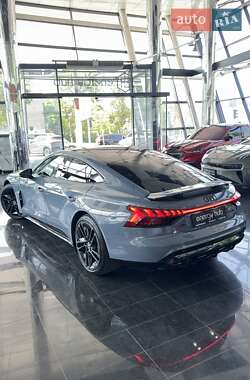 Купе Audi RS e-tron GT 2023 в 