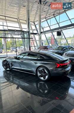 Купе Audi RS e-tron GT 2023 в 
