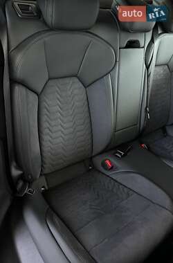 Купе Audi RS e-tron GT 2023 в 