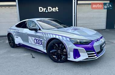 Купе Audi RS e-tron GT 2024 в 