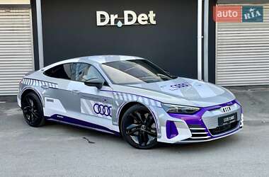 Купе Audi RS e-tron GT 2024 в 