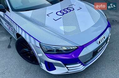 Купе Audi RS e-tron GT 2024 в 
