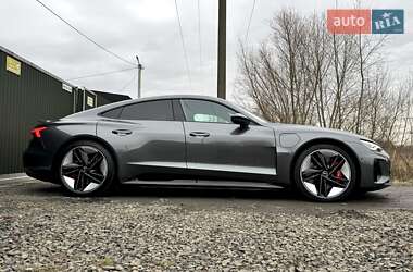 Купе Audi RS e-tron GT 2021 в 
