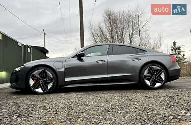 Купе Audi RS e-tron GT 2021 в 