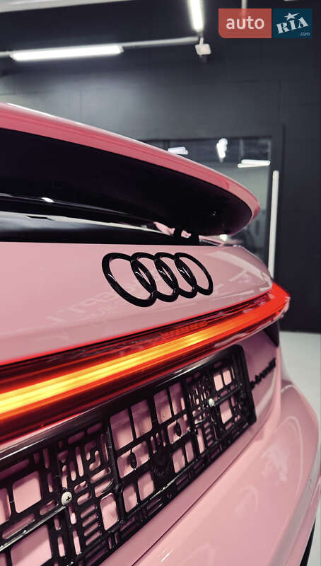 Купе Audi RS e-tron GT 2022 в Києві