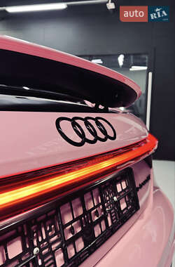 Купе Audi RS e-tron GT 2022 в 