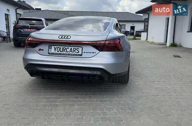 Купе Audi RS e-tron GT 2023 в 
