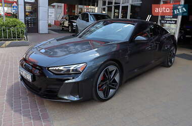 Купе Audi RS e-tron GT 2022 в 