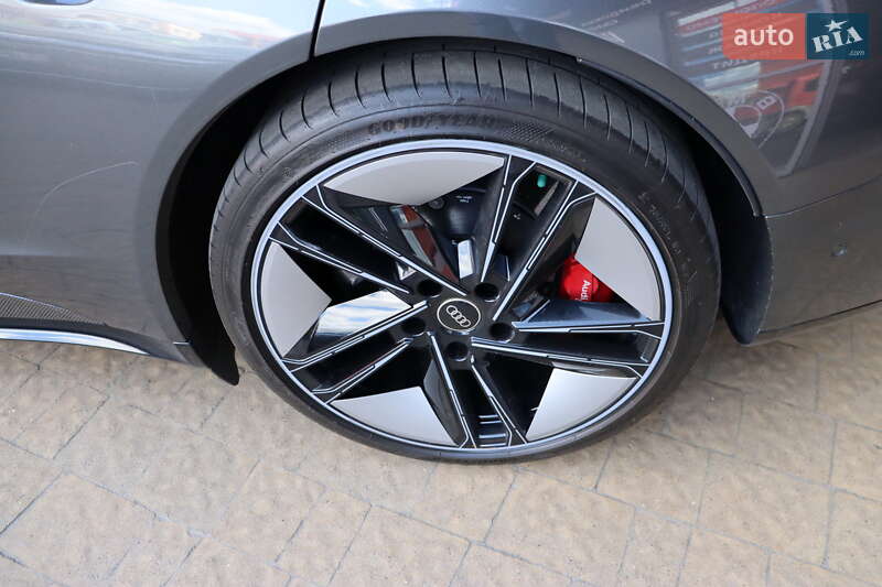 Купе Audi RS e-tron GT 2022 в Львове