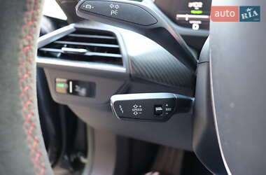Купе Audi RS e-tron GT 2022 в 