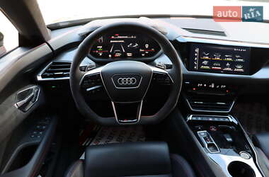 Купе Audi RS e-tron GT 2022 в 