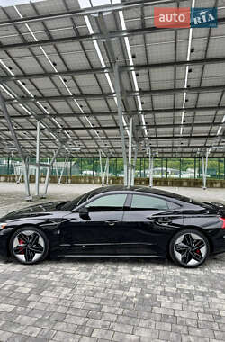 Купе Audi RS e-tron GT 2021 в 