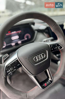 Купе Audi RS e-tron GT 2021 в 