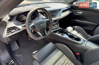 Купе Audi RS e-tron GT 2022 в 