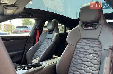 Купе Audi RS e-tron GT 2022 в 