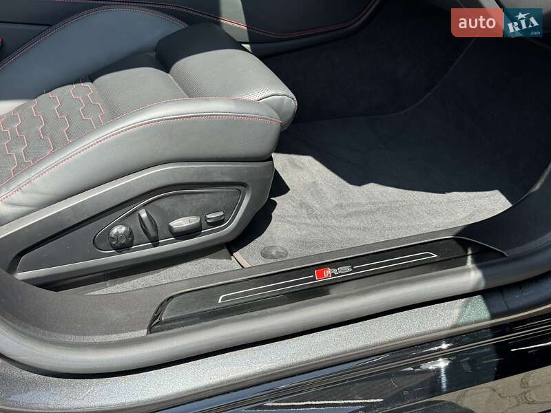 Купе Audi RS e-tron GT 2022 в Черновцах