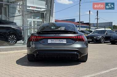 Купе Audi RS e-tron GT 2022 в 