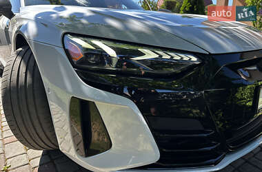 Купе Audi RS e-tron GT 2021 в 
