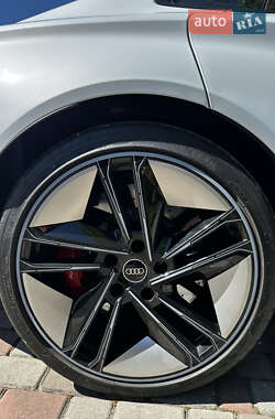 Купе Audi RS e-tron GT 2021 в 