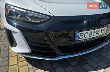 Купе Audi RS e-tron GT 2021 в 