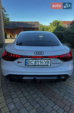 Купе Audi RS e-tron GT 2021 в 
